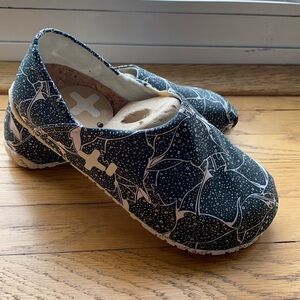 OTZ Espadrille Canvas Green Gray White Print NWT Size 6 Women's